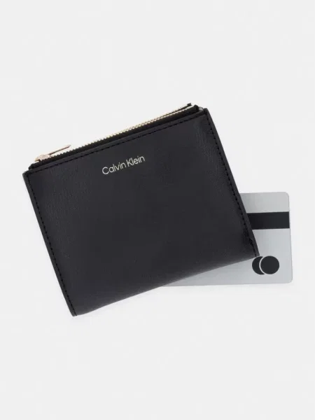 Calvin Klein Pénztárca Foil Logo Dbl Zip Cardcase fekete