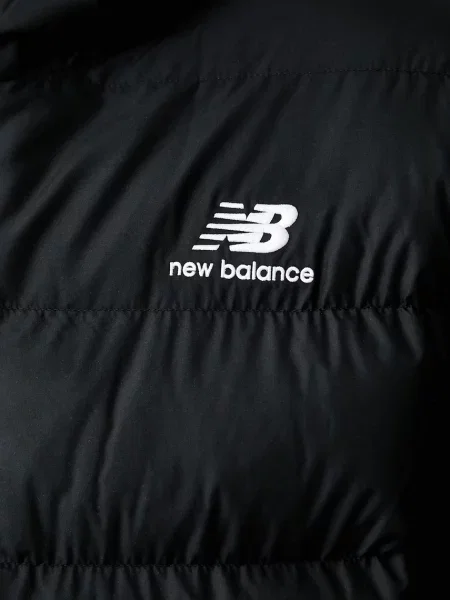 Steppelt dzseki New Balance fekete