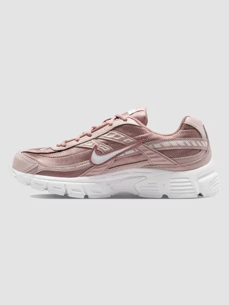 Повседневные кроссовки Nike розовые
