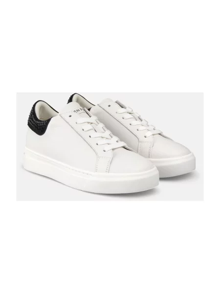 Sneakersy Alma En Pena z dżetami białe