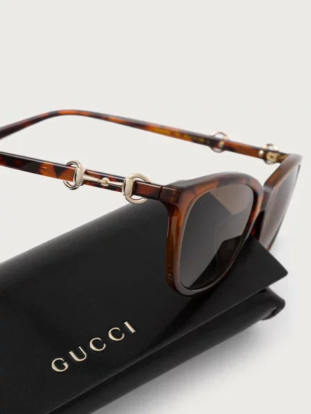 Солнцезащитные очки Gucci