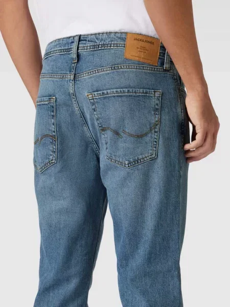 Jeansy o kroju slim fit z dodatkiem streczu model ‘CLARK’ Jack & Jones niebieskie