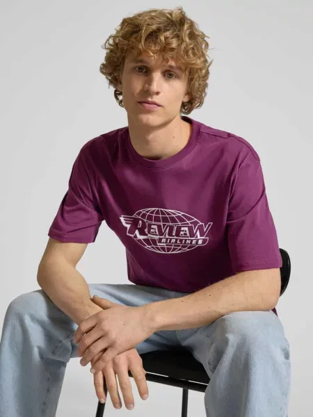T-shirt o kroju regular fit z okrągłym dekoltem Review