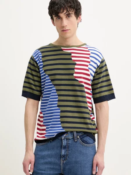 Тениска Desigual TERRANOVA с десен зелено
