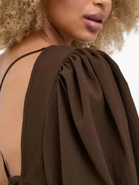 Cu peplum top Notes Du Nord maro