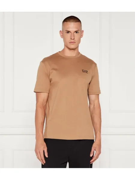 Tricou