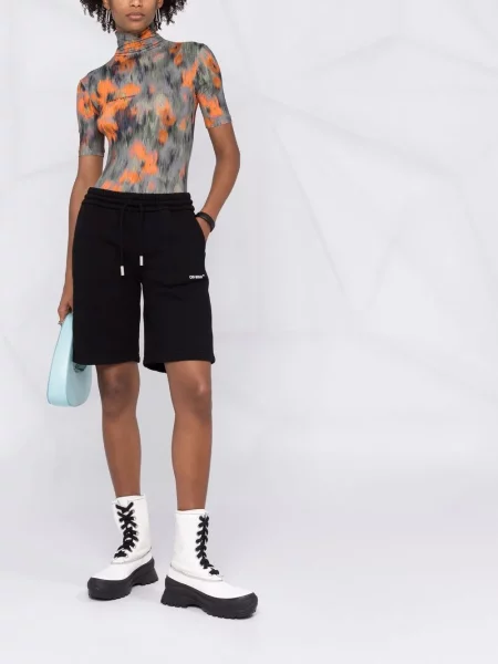 Ριγέ σορτς Off-white με σχέδιο λευκό