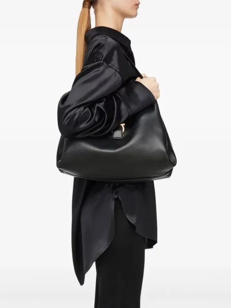 Rankinė Ferragamo juoda
