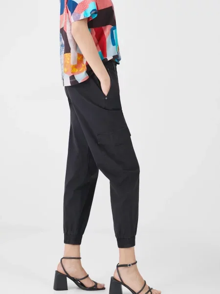 Панталон Medicine със стандартна талия черно