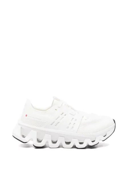 Sneakerși On cu șireturi din dantelă alb