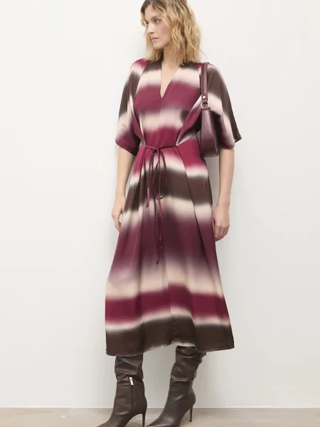 Haljina Answear.LAB midi ravna bordo