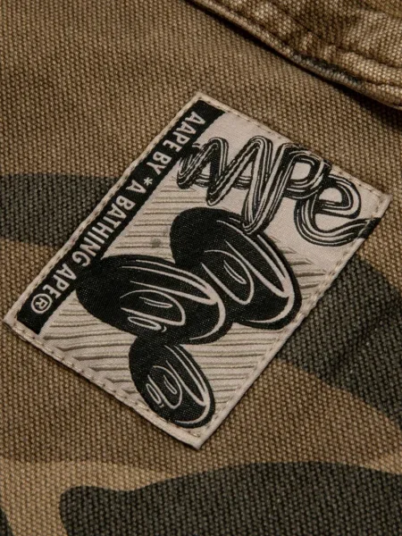 Pantaloni Aape By A Bathing Ape cu model camuflaj