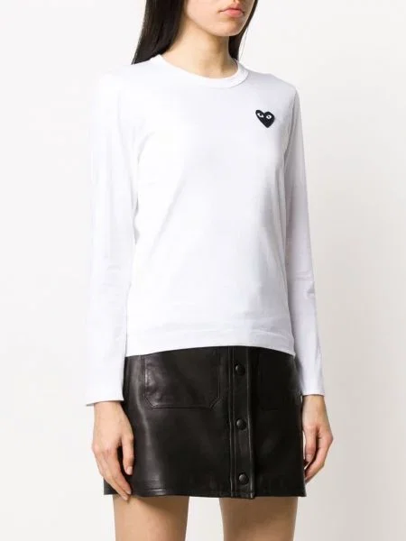 Top Comme Des Garçons Play s výšivkou jersey bílý