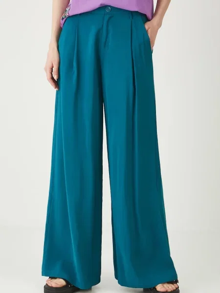 Панталон Medicine тюркоазено с широка каройка със стандартна талия