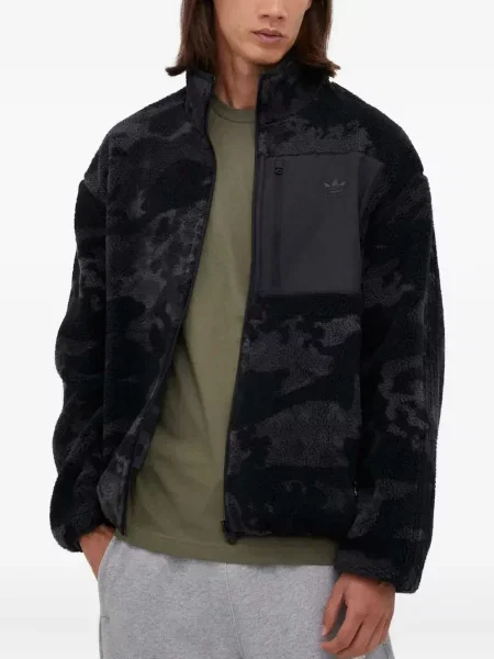 Geacă Adidas cu glugă din fleece cu model camuflaj alb