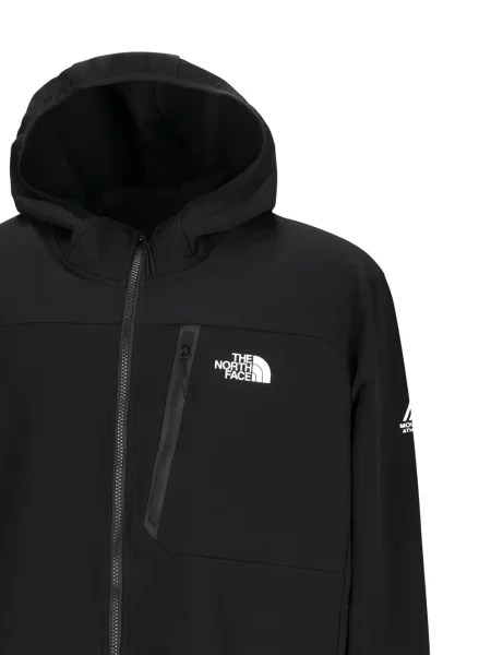 Geacă The North Face cu glugă softshell negru