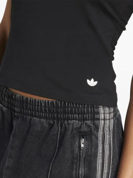 Pantaloni scurți Adidas cu dungi de costum maro