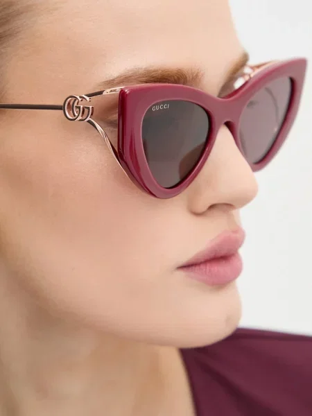 Сонцезахисні окуляри Gucci червоний