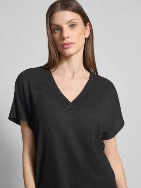 T-shirt z dekoltem w serek model ‘Delia’ Soyaconcept czarna