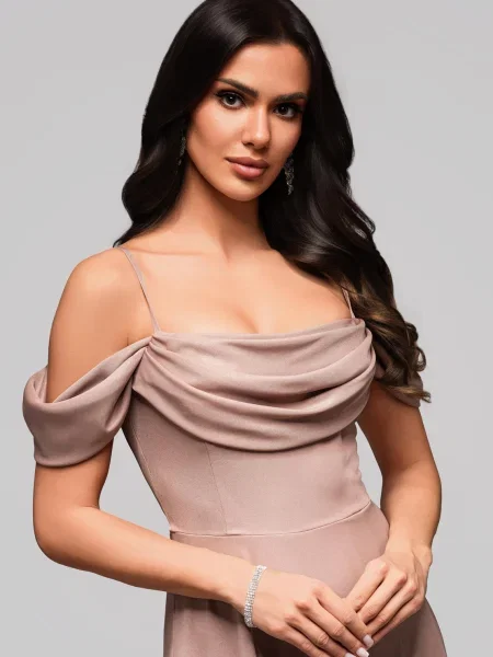 Rochie de seară Edoti de costum roz