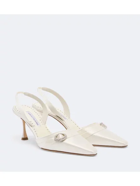 Pantofi cu toc Manolo Blahnik din satin slingback alb