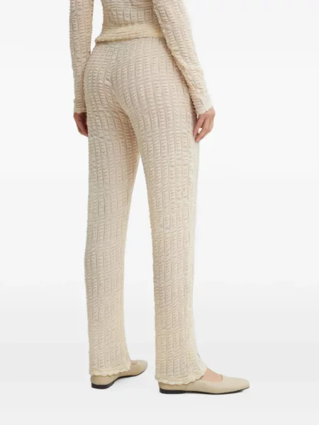 Pantaloni Résumé