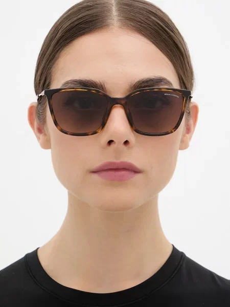 Солнцезащитные очки Armani Exchange