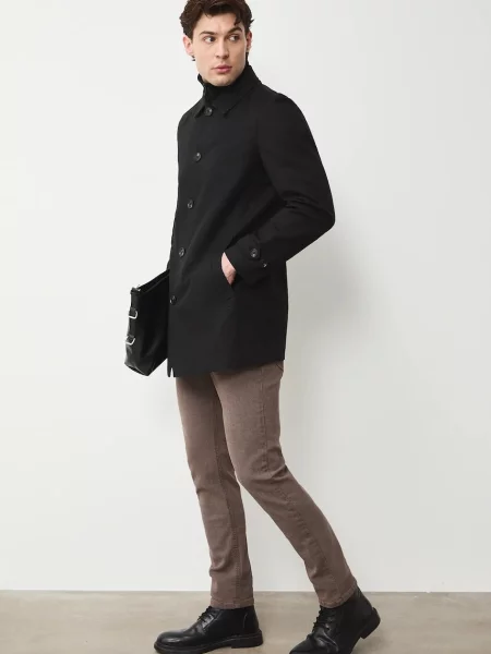 Medicine palton de negru