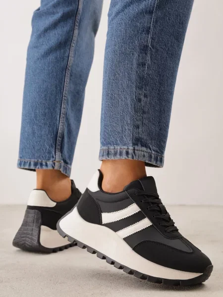 Sneakersy na Platformie z Geometrycznym Motywem Tillia czarne
