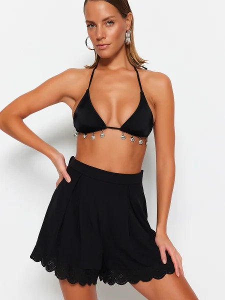 Pantaloni scurți Trendyol negru