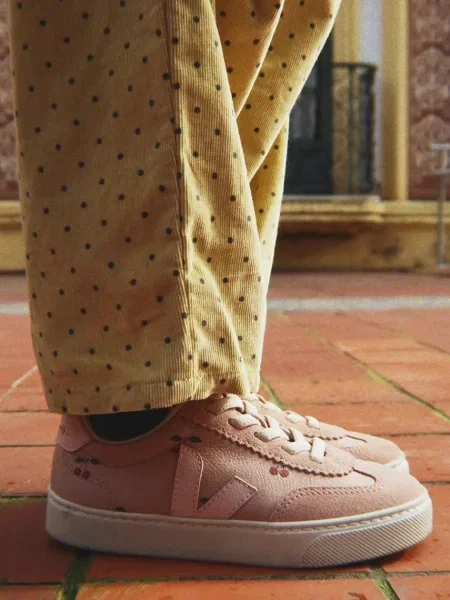 Детские кроссовки Veja