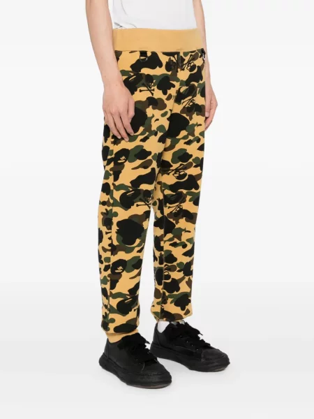 Pantaloni Mastermind Japan cu imagine maro
