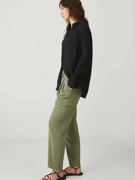 Ленен панталон Medicine с кройка тип чино с висока талия зелено