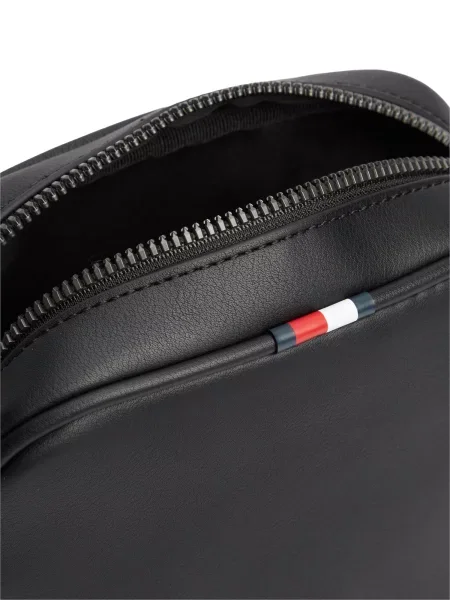 Tommy Hilfiger Taška cez rameno čierna