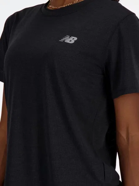 Футболка New Balance чорна