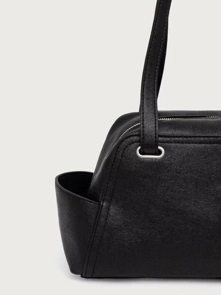Calvin Klein Válltáskák fekete