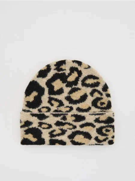 Леопардовая шапка Reserved с принтом