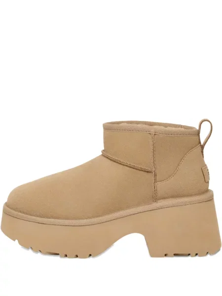 Małe botki Ugg na platformie klasyczne