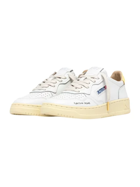 Sneakersy Autry białe