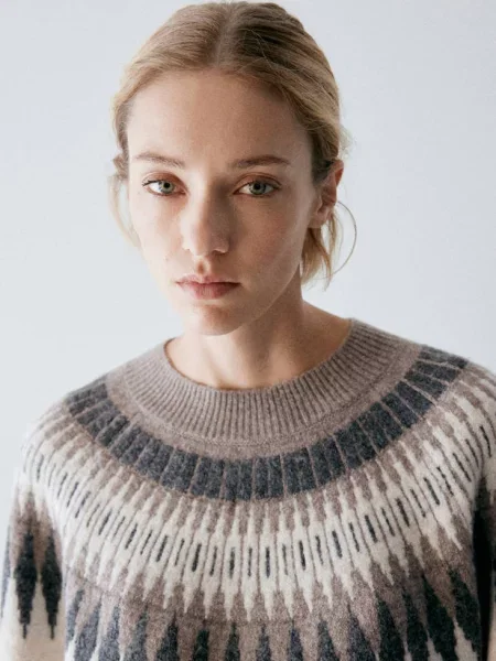 Sweter z dzianiny żakardowej z okrągłym dekoltem średni Kobieta M MANGO brązowy