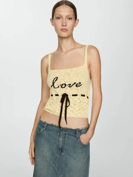 MANGO Top brodat LOVE galben deschis negru
