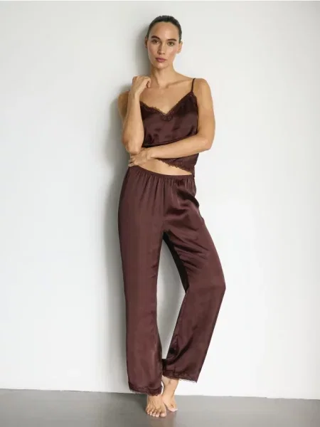 Reserved Pijama cu finisaj satinat maro