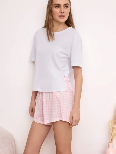 Trendyol Pantaloni scurți roz alb