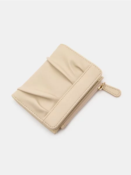 Маленький гаманець з декоративними складками нюдовий