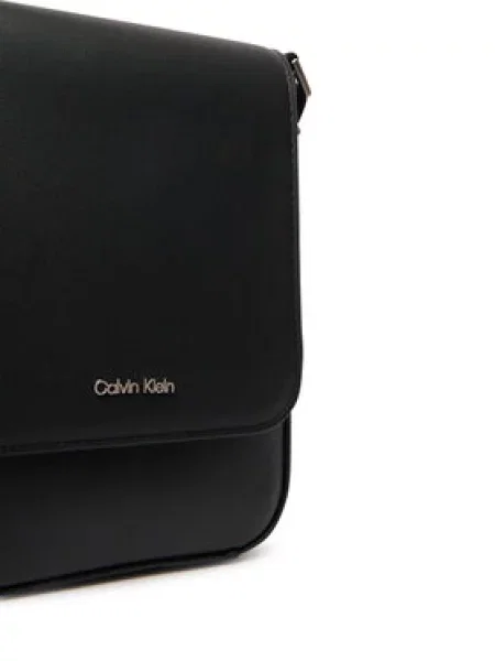 Calvin Klein Crossover torbica Raised Phone Crossbody crna