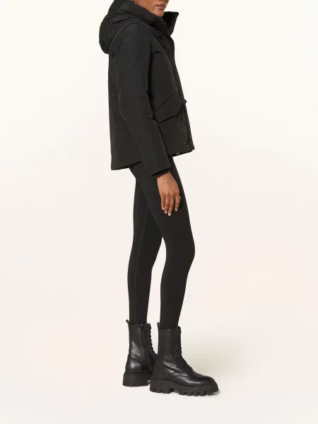 Péřová bunda Woolrich Military zimní černá