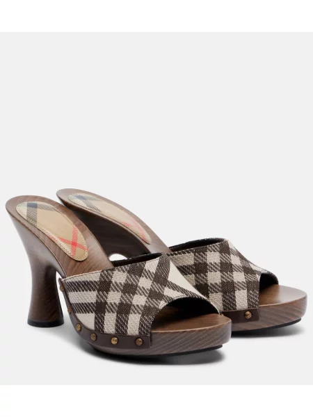 Sandale Burberry în carouri