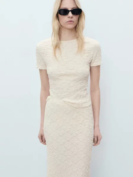 Футболка MANGO молочний