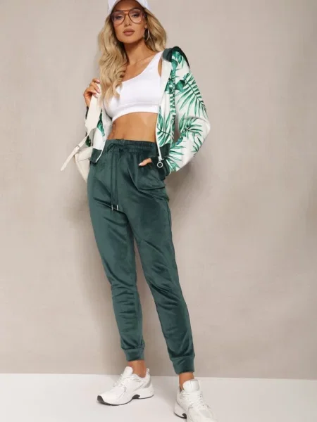 Ciemnozielony Welurowy Komplet Dresowy z Wzorzystą Bluzą z Kapturem i Joggerami Rouviana zielony