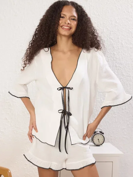 Trendyol Pantaloni scurți negru alb